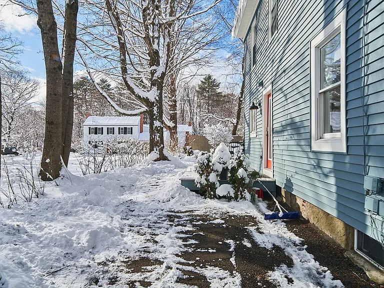 84 E Main St — Photo 9