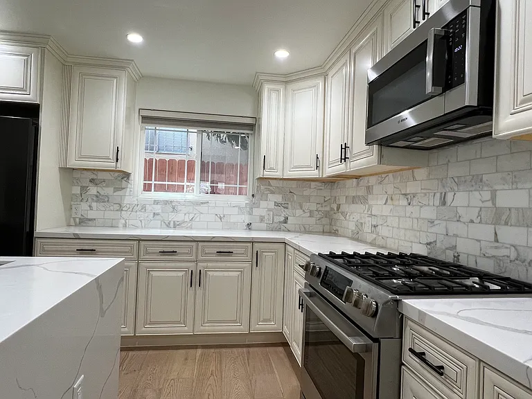 5019 Maplewood Ave #105 — Photo 12