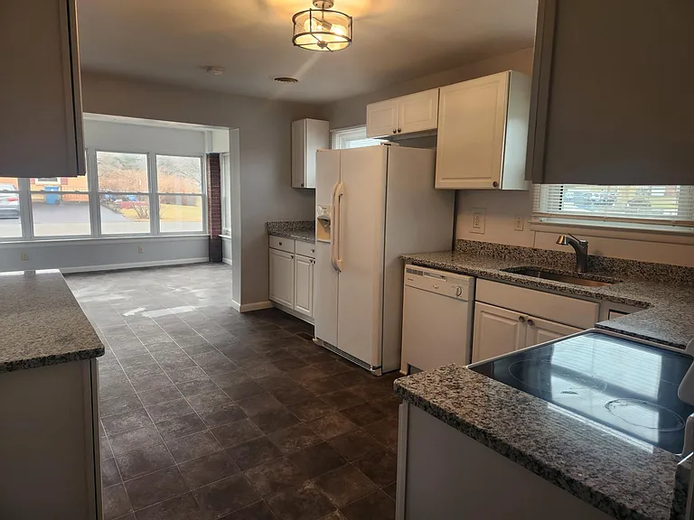 11837 Robinwood Dr — Photo 6