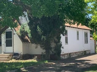 206 N Sumner St, Syracuse, KS 67878