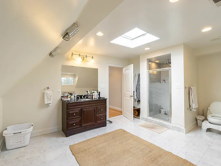 904 Webster St NW — Photo 7