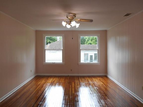2nd image of 811 Marvin Ave