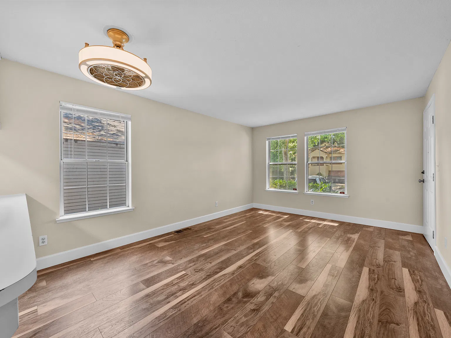 2 bed, 800 sqft, $1,800 — Photo 4