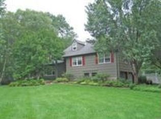 29 Hilltop Cir, Mendham, NJ 07945