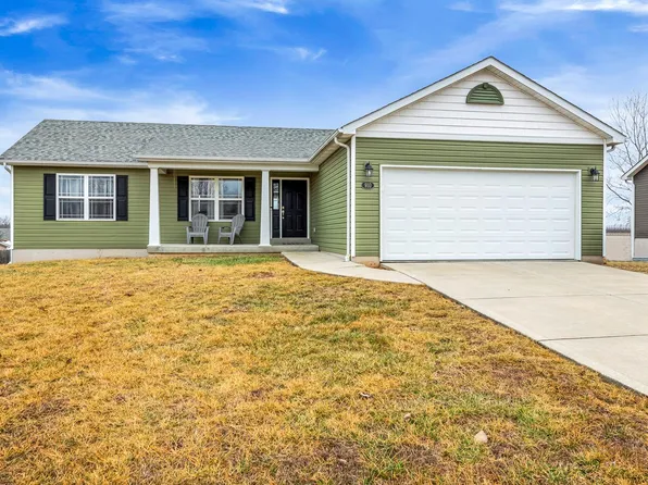 910 Tropicana Village Dr, Moscow Mills, MO 63362