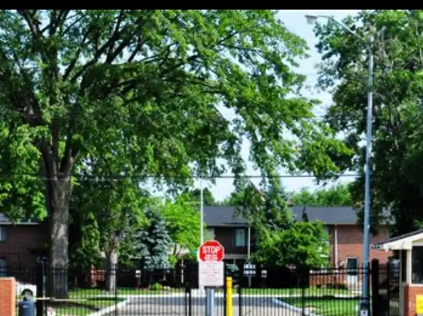 INFINITY PARK APTS & TOWNHOMES