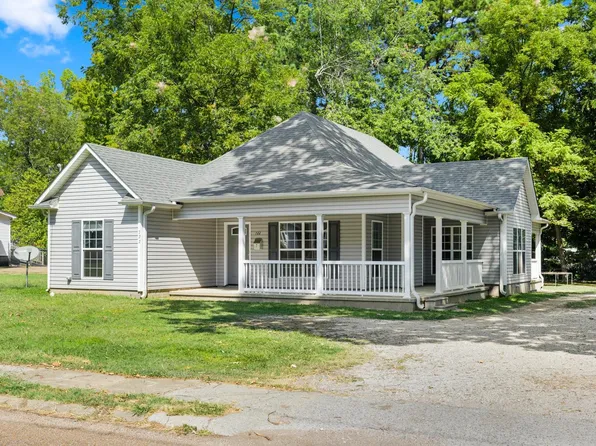 722 S Main St, Covington, TN 38019