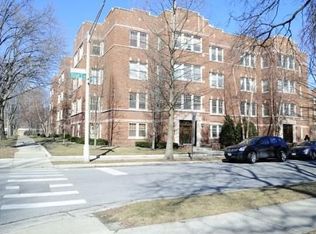 954 Pleasant St, Oak Park, IL 60302