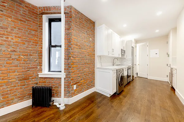 Rented by Douglas Elliman | media 18