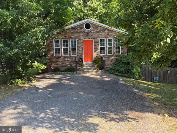 729 Spruce Dr, Lusby, MD 20657