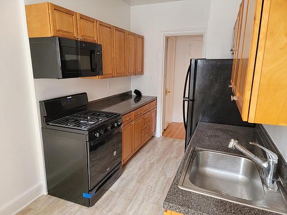 2nd image of 3-5-7 East Ave #3