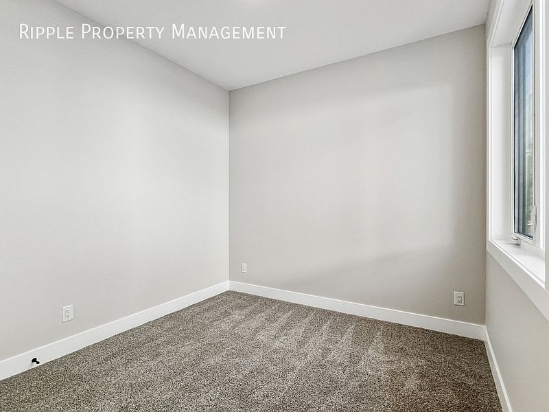 Calgary Townhouse for rent - 3 Bedrooms — photo 9