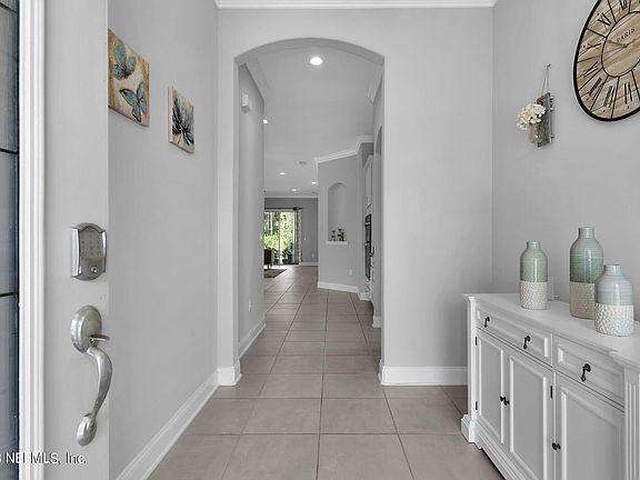 3rd image of 126 SILVER PINE Drive