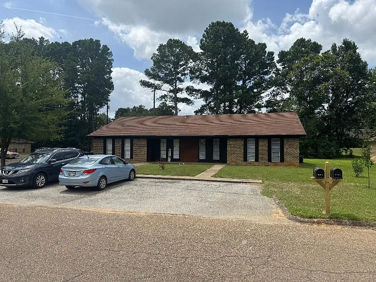 300 Tammy Lynn Dr #B — Photo 15
