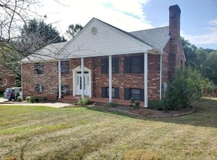 1914 Eastway Ln, Forest, VA 24551