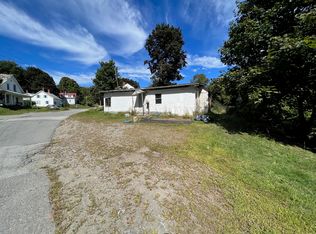 28 Mill St, Dexter, ME 04930