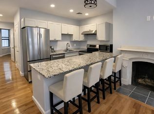 242 Newbury St #2, Boston, MA 02116