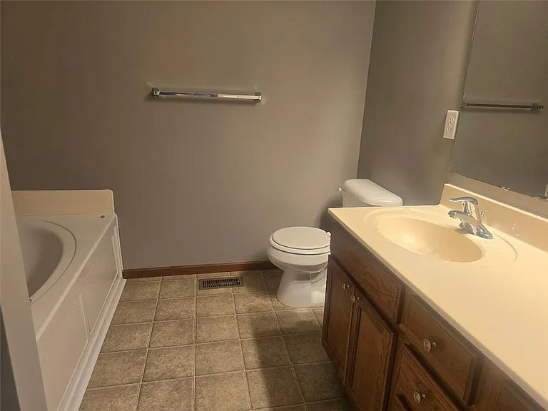 7608 Elm Grove Cir — Photo 4