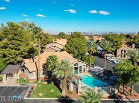 2750 S Durango Dr, Spring Valley, NV