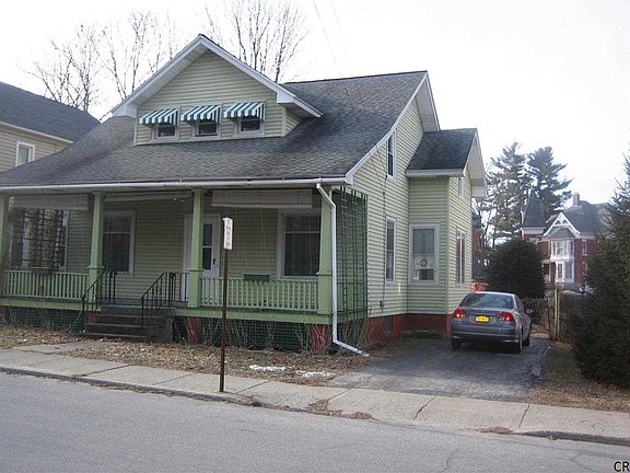 2nd image of 25 Lake St