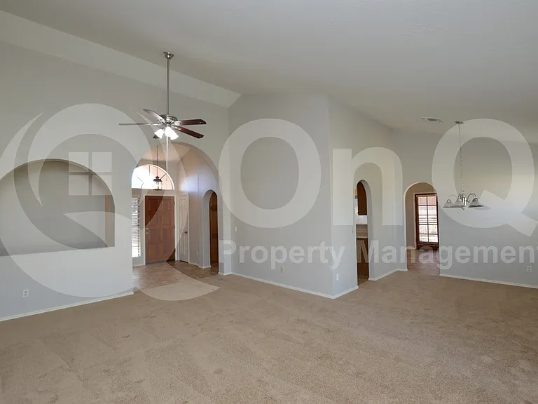 2808 E Nora St — Photo 12