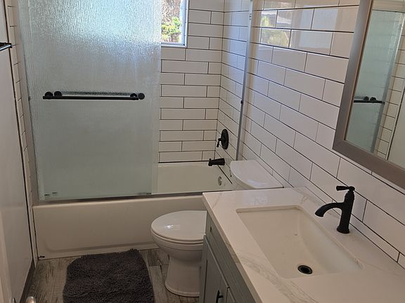 5th image of 2121 Emerald St