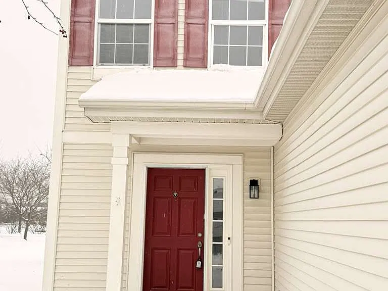 1858 S Fallbrook Dr — Photo 2