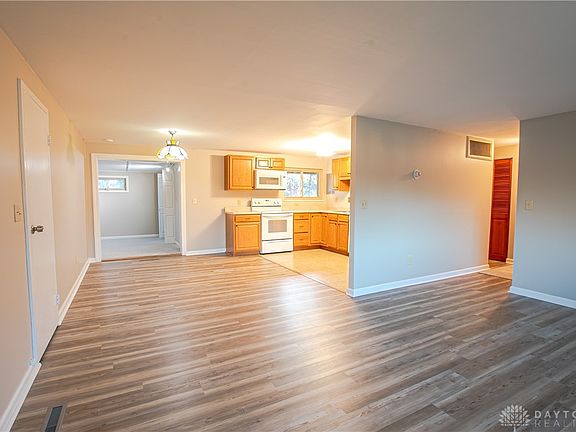 4th image of 2324 Schenley Ave