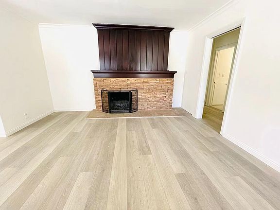 5th image of 1212 E Vine Ave