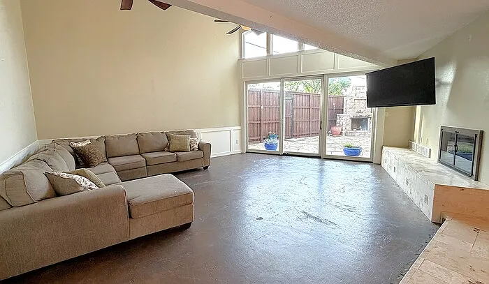 1725 Ashland Ave — Photo 3