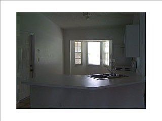 4th image of 1011 Heron Ct