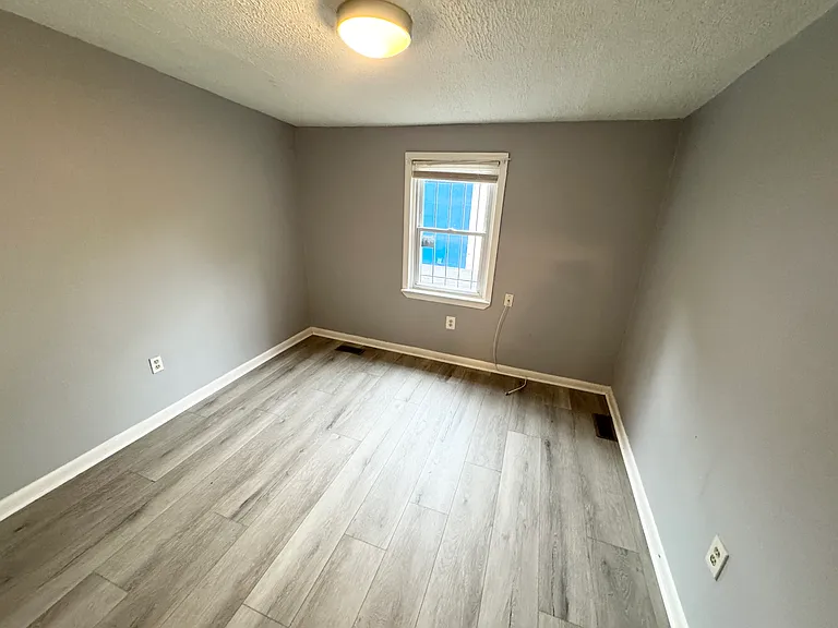 1537 A St SE — Photo 5