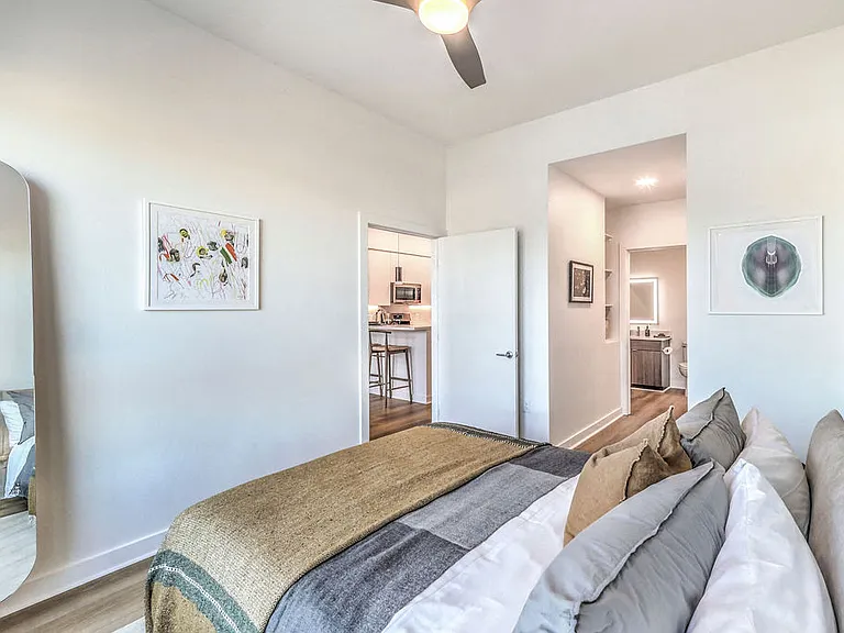 Ariva Luxury Residences — Photo 31