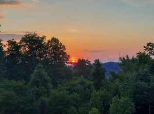 4129 Wildcat Rd, Sevierville, TN 37862