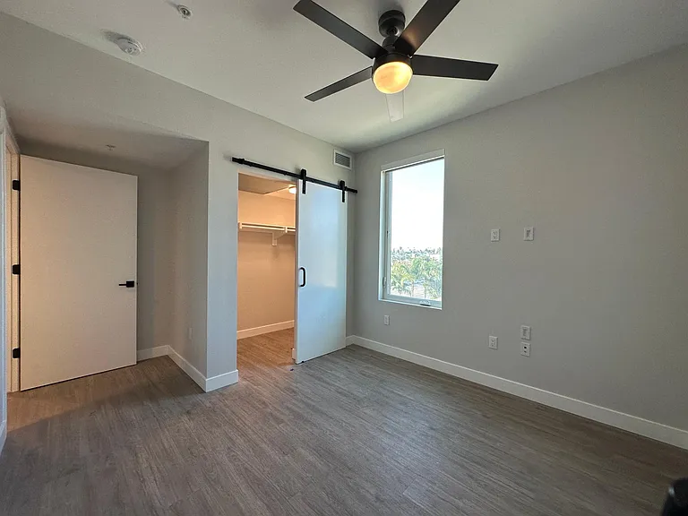 Evoc Hillcrest — Photo 35
