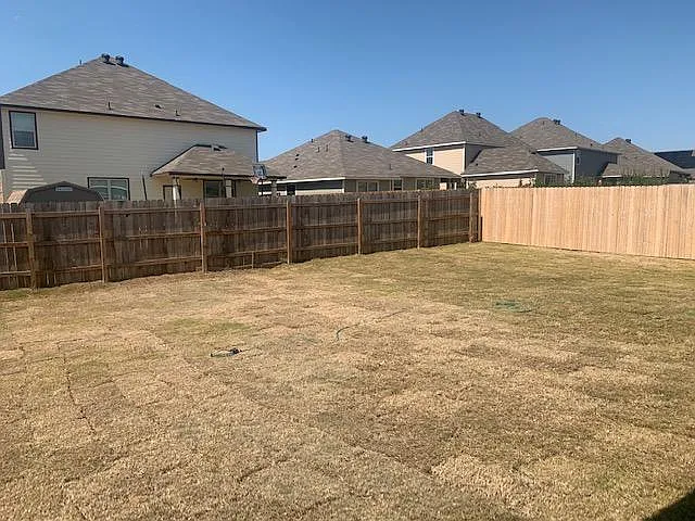 1818 Bayou Wood Ln — Photo 21