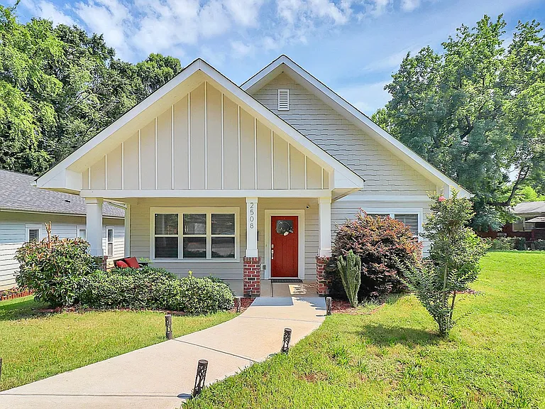 2508 Booker Ave — Photo 1