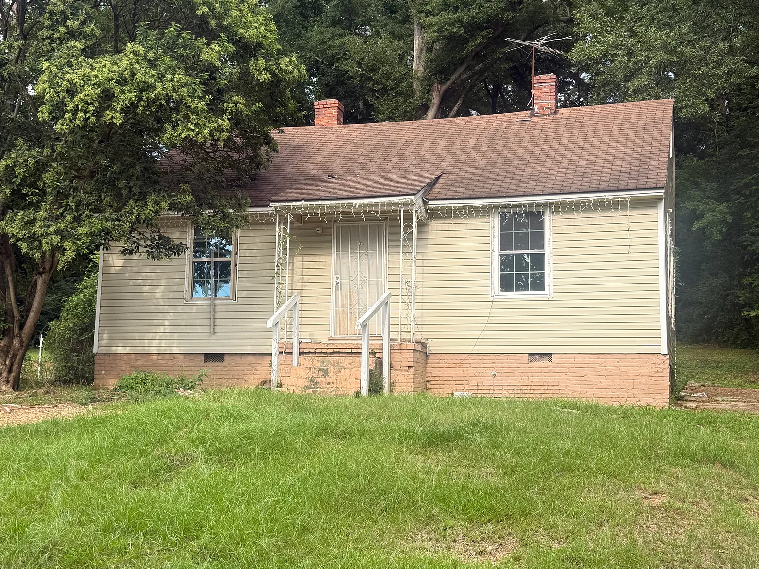 2 bed, 896 sqft, $900 — Photo 1