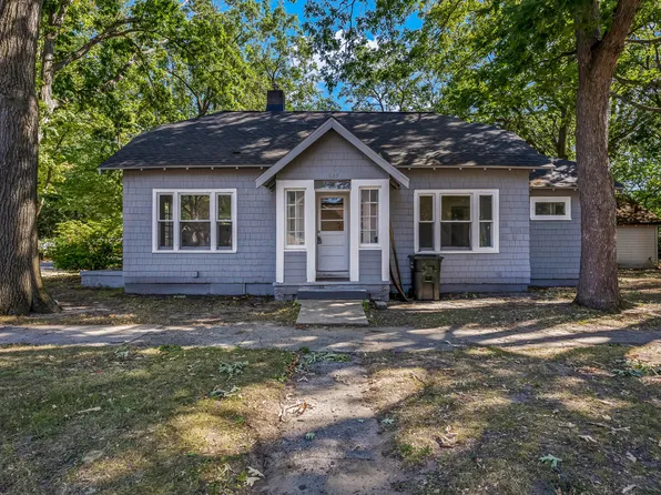 689 E Larch Ave, Muskegon, MI 49442