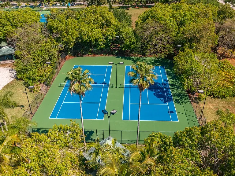 Club Mira Lago Apartments — Photo 6
