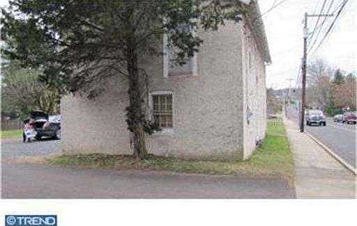 2nd image of 30 Noble St