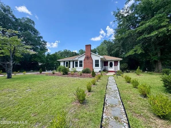 418 Oak Avenue, Hamlet, NC 28345
