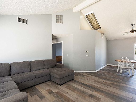 3rd image of 630 Lake St