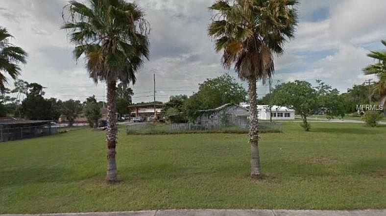 2nd image of 220 Main St