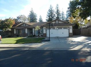 2560 Purvis Ave, Clovis, CA 93611