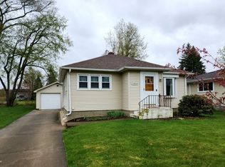 7323 Chestnut St, Fairview, PA 16415