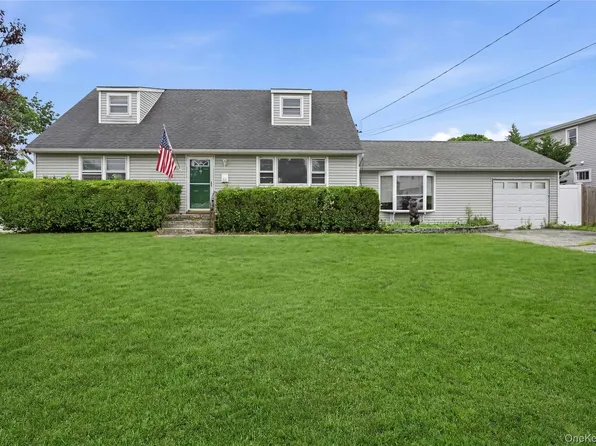 110 Oak Street, Deer Park, NY 11729