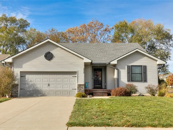 5930 NW 51st St, Johnston, IA 50131