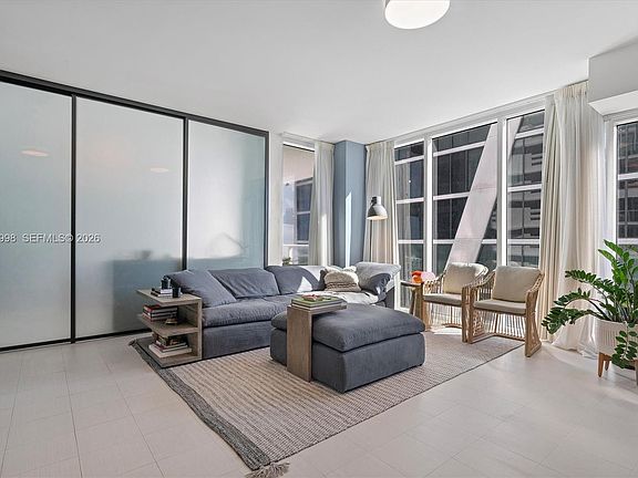 5th image of 1040 Biscayne Blvd APT 3908
