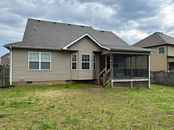 3rd image of 787 Banister Dr